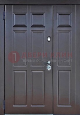 Тёмная двухстворчатая входная дверь для коттеджа с МДФ ДМ-533 в Подольске