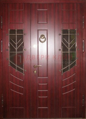 Парадная дверь со вставками из стекла и ковки ДПР-34 в загородный дом в Подольске