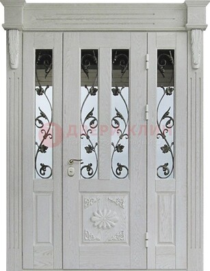 Входная парадная дверь со стеклом и ковкой в белом цвете ДПР-93 в Подольске