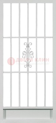 Белая стальная решетчатая дверь с ковкой ДР-35 в Подольске