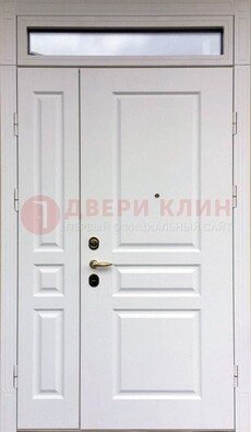 Белая двухстворчатая металлическая дверь со стеклом ДС-63 в Подольске