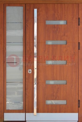 Коричневая металлическая дверь со стеклом ДС-72 в Подольске