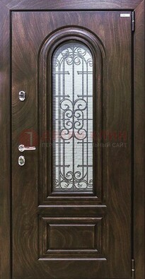 Темная филенчатая железная дверь со стеклом и ковкой ДСК-102 в Шатуре