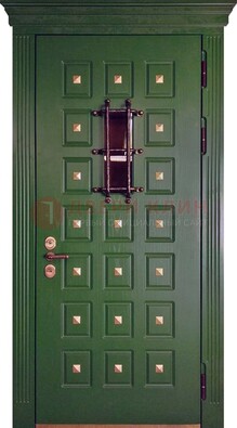 Зеленая уличная дверь со стеклом и ковкой для коттеджа ДСК-139 в Подольске