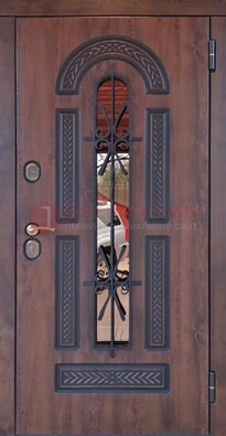 Железная дверь со стеклом и ковкой и узором ДСК-150 в Мытищах
