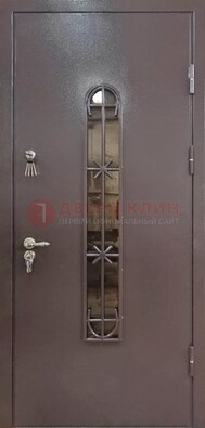 Металлическая дверь Порошок с небольшим стеклом и ковкой ДСК-282 в Подольске