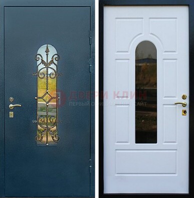 Входная дверь Дверь со стеклом и ковкой ДСК-71 для кирпичного дома в Подольске