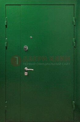 Зеленая распашная тамбурная дверь Порошок ДТМ-47 в Подольске